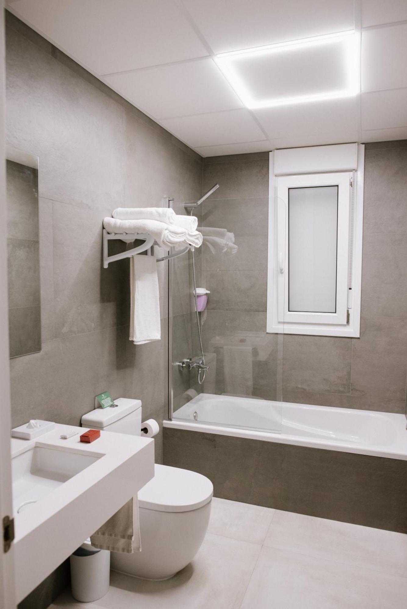 Hotel Melilla Centro エクステリア 写真